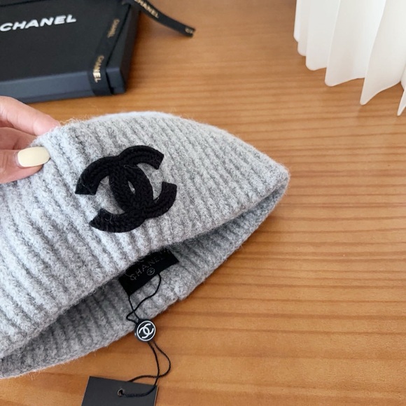 CHANEL Light Gray Ribbed Beanie - Picture 8 of 8